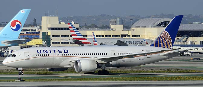United Boeing 787-8 N27903, Los Angeles international Airport, January 19, 2015